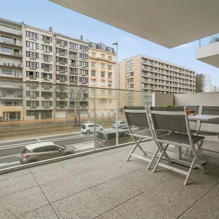 Huswell - Cosy Family With Parking Near The Οστένδη